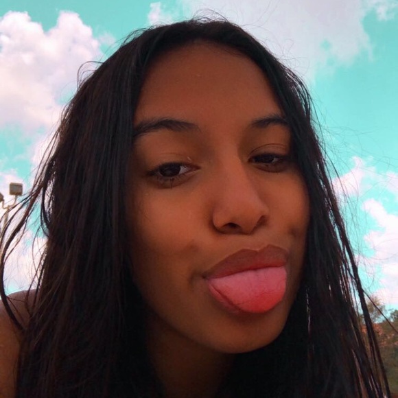 Meet your Posher, Gaby - Picture 1 of 1